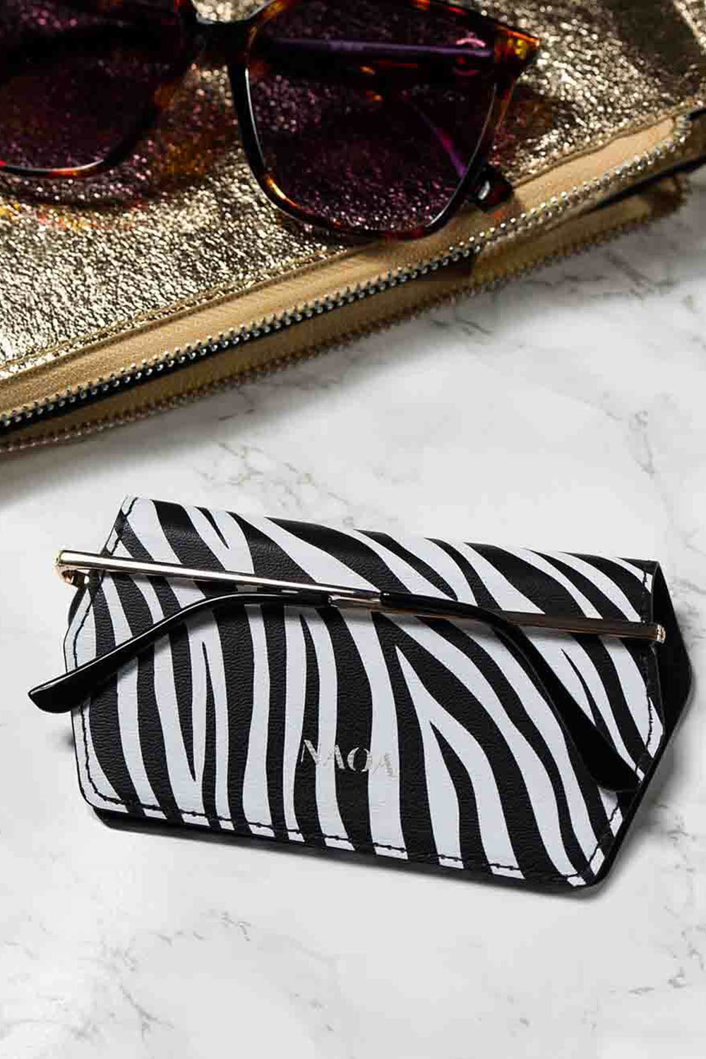 Naoa Apple Leather Slim Glasses Case