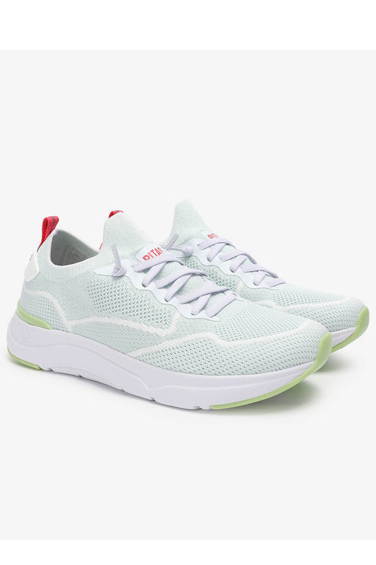 Cue Lightweight Trainers