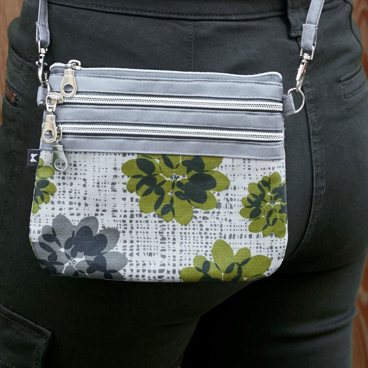 Earth Squared Autumnal Flower 3 Zip Bag