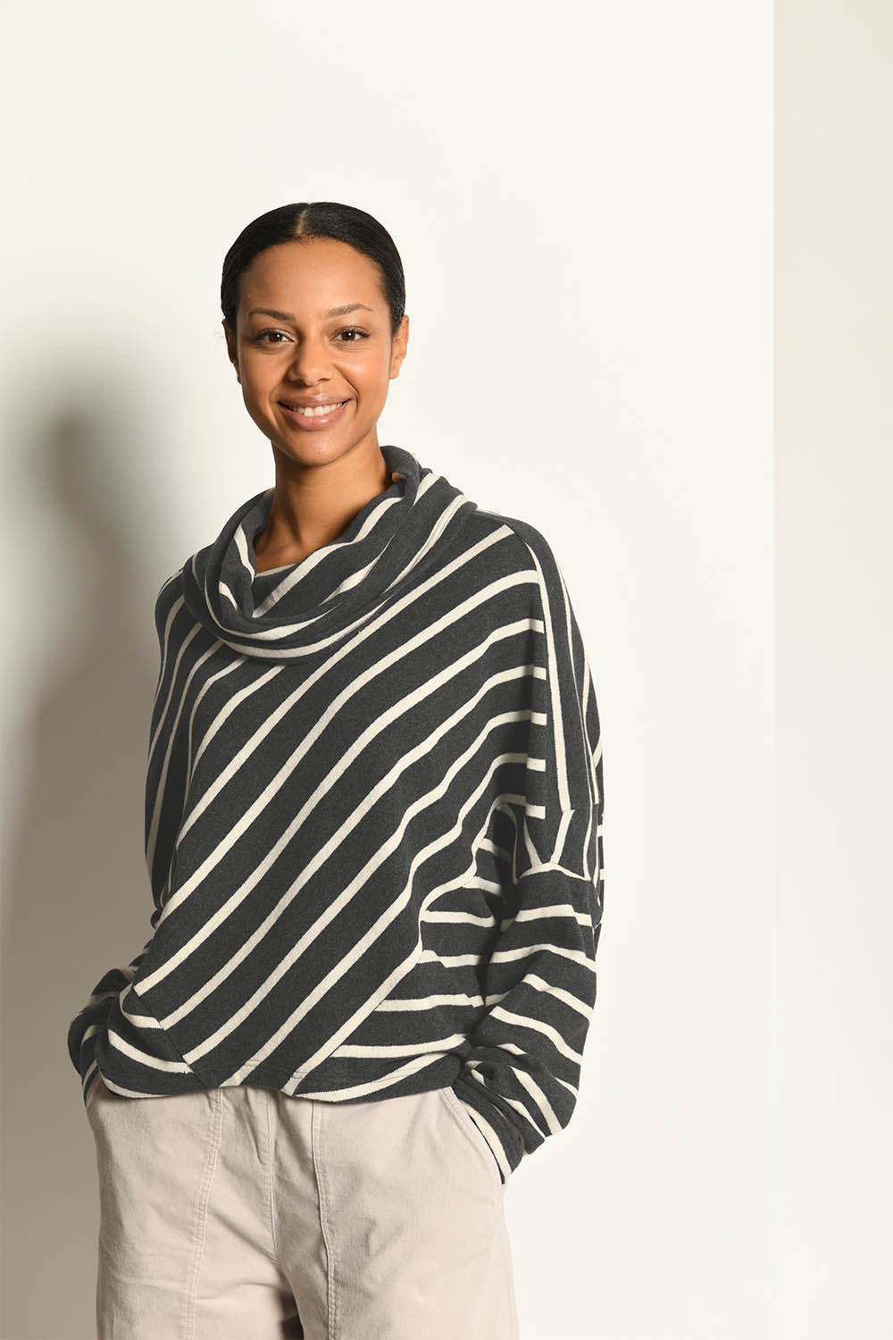 Diagonal Stripe 9543 Cowl Sweater