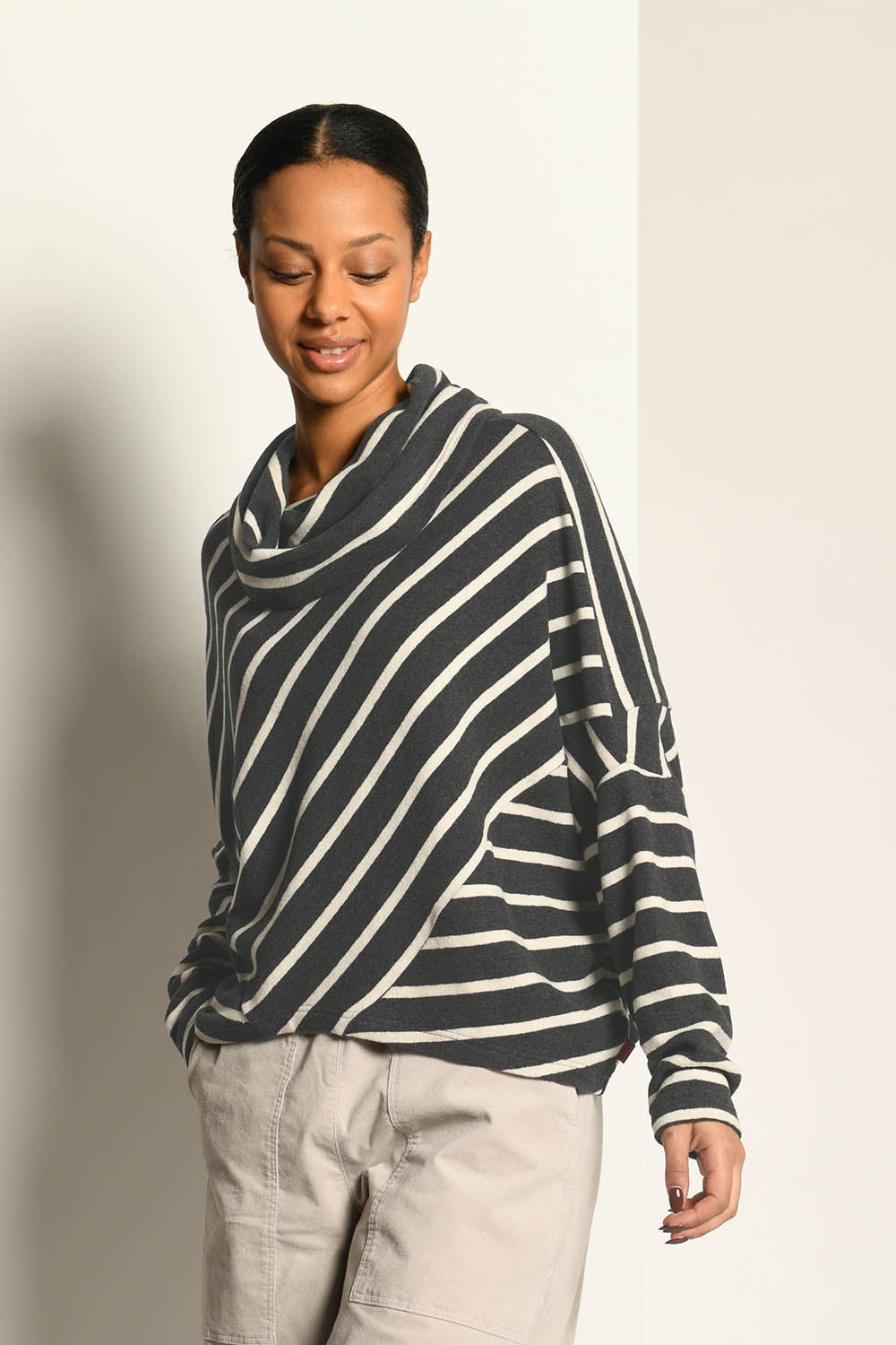 Diagonal Stripe 9543 Cowl Sweater