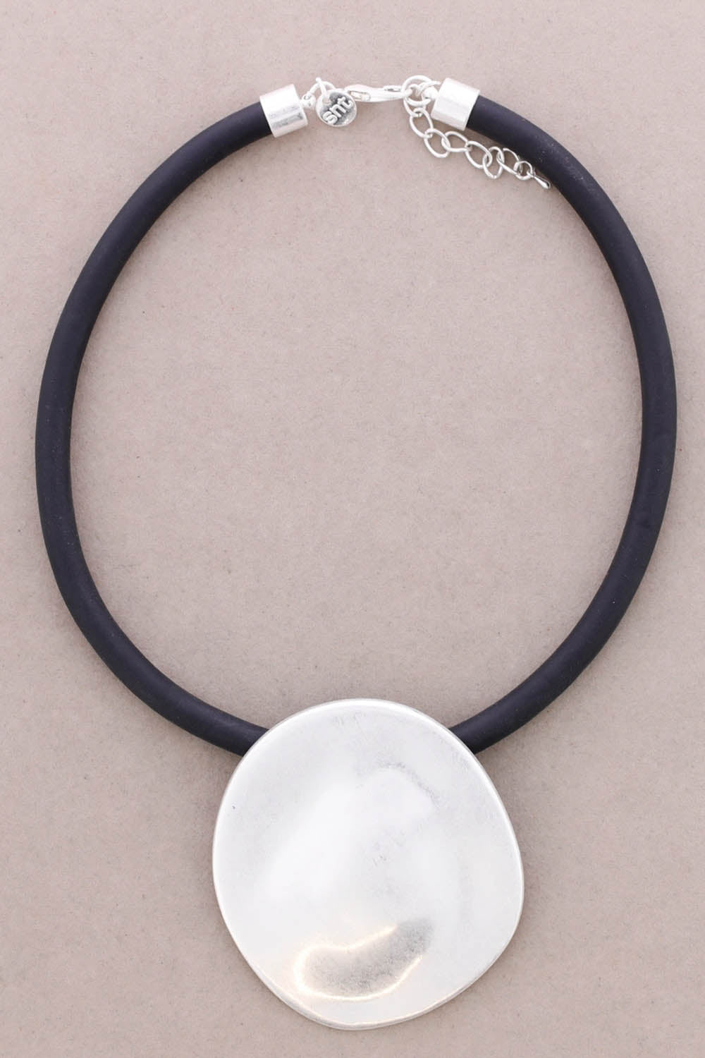 medallion pendant choker
