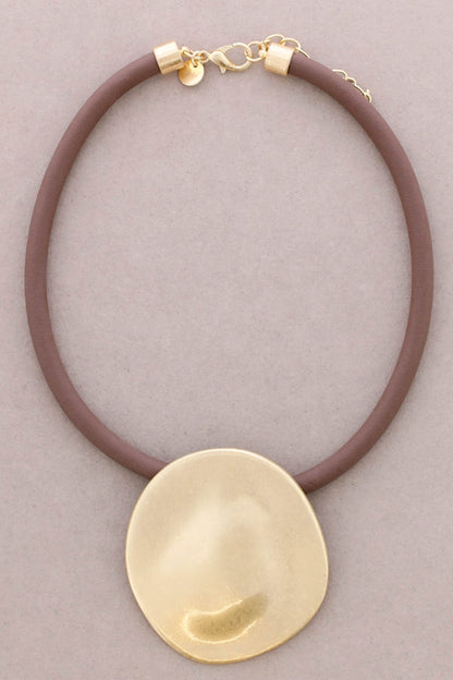 medallion pendant choker