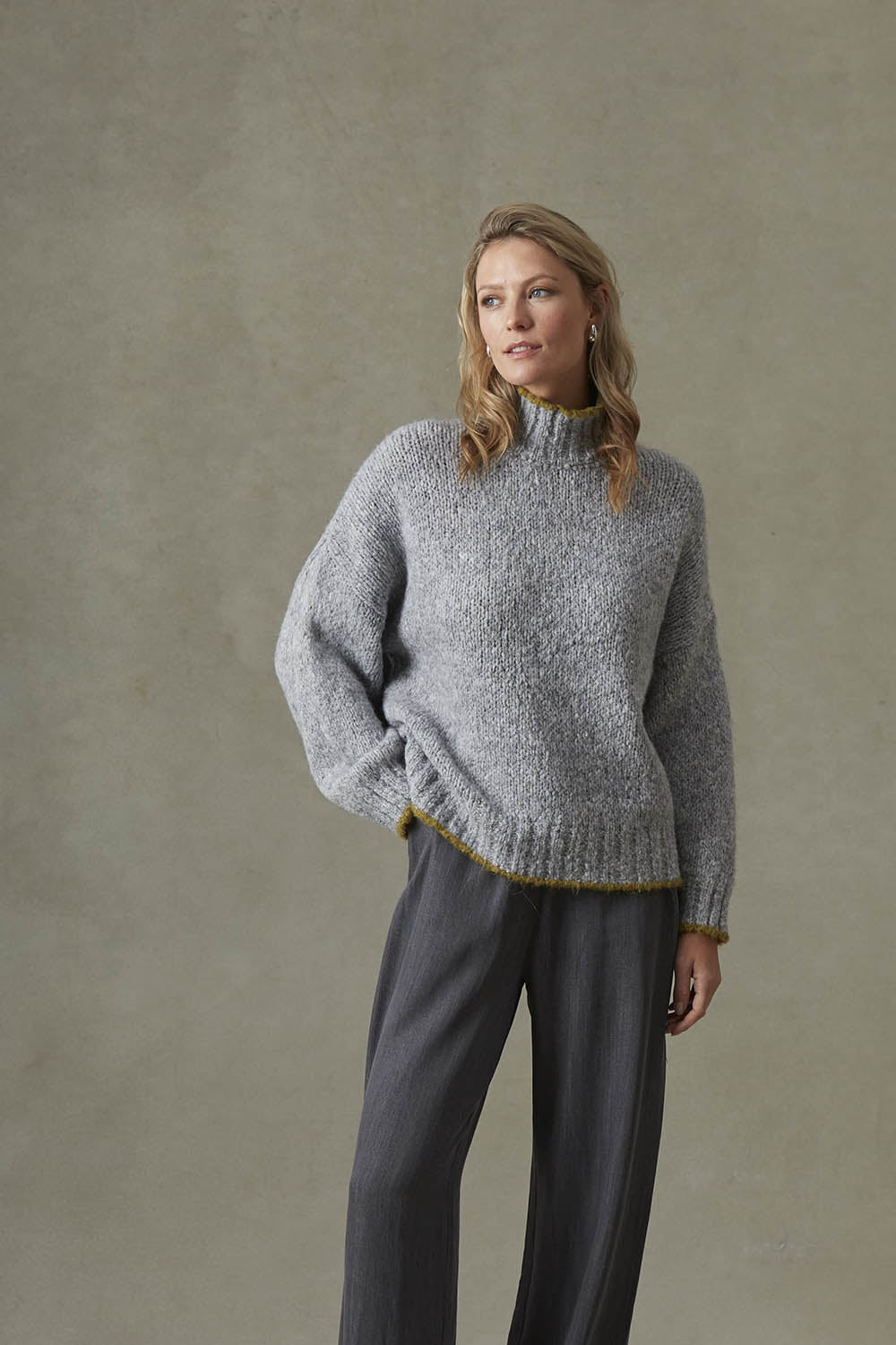 Edged Turtleneck 2584 Sweater