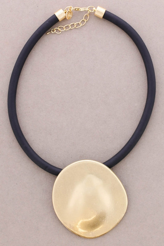 medallion pendant choker