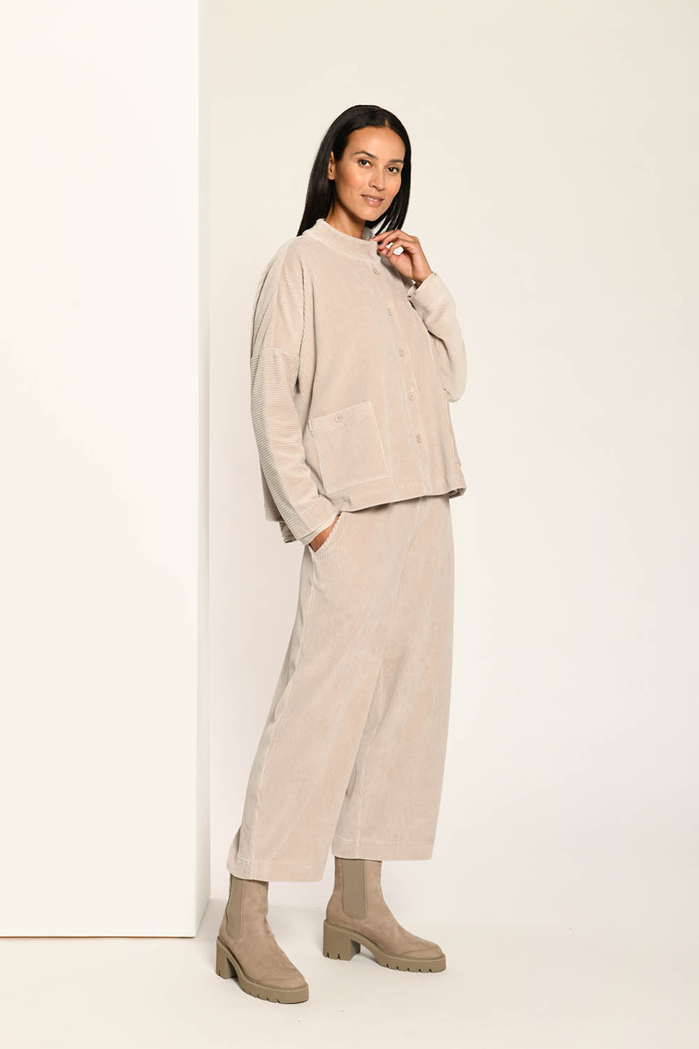 Jumbo Cord Cropped 9519 Pants