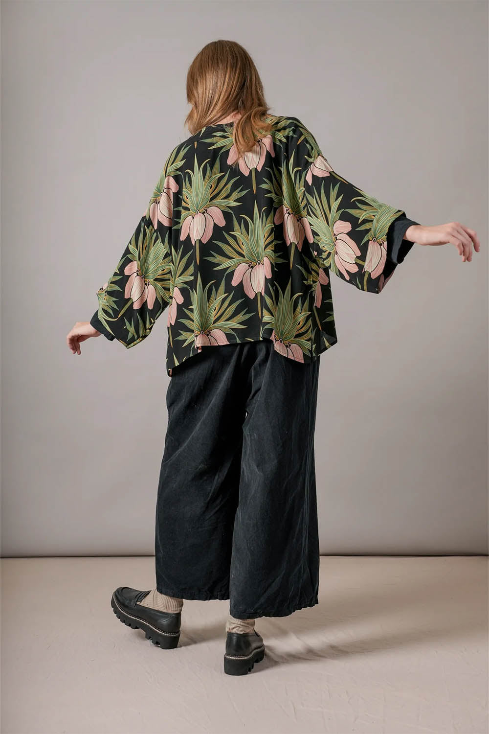 Deco Bud Crepe Kimono