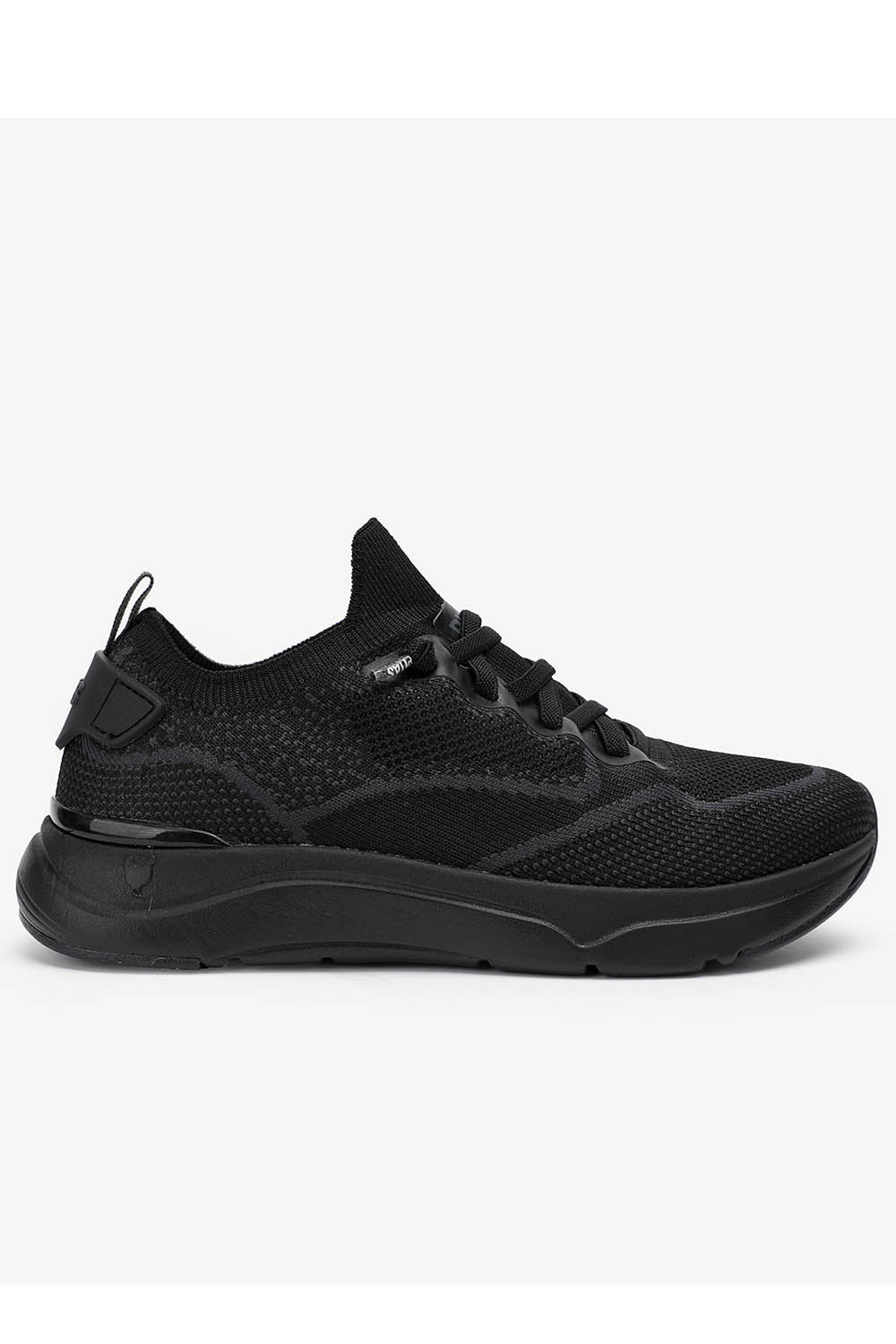 Cue Lightweight Trainers