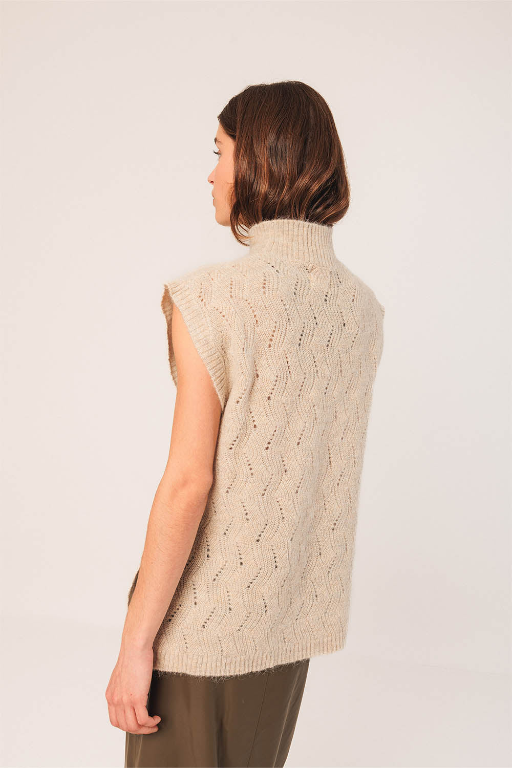 Crudo Crochet Vest