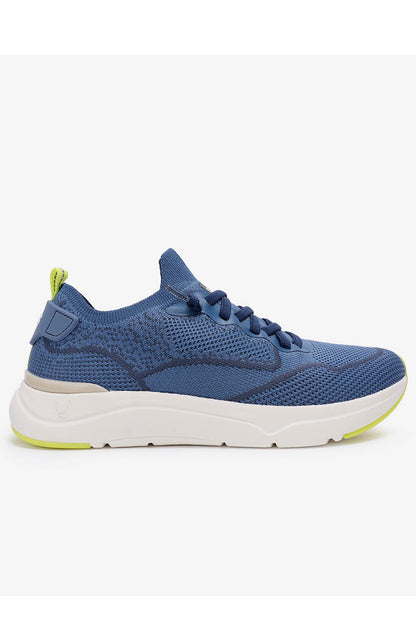 Cue Lightweight Trainers