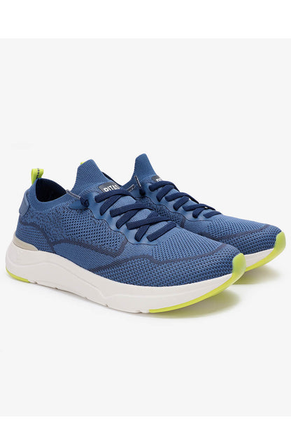 Cue Lightweight Trainers