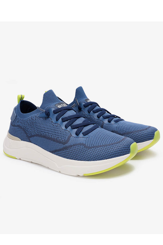Cue Lightweight Trainers