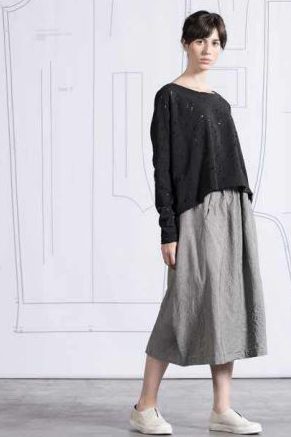 Neirami Neckless Pullover Black