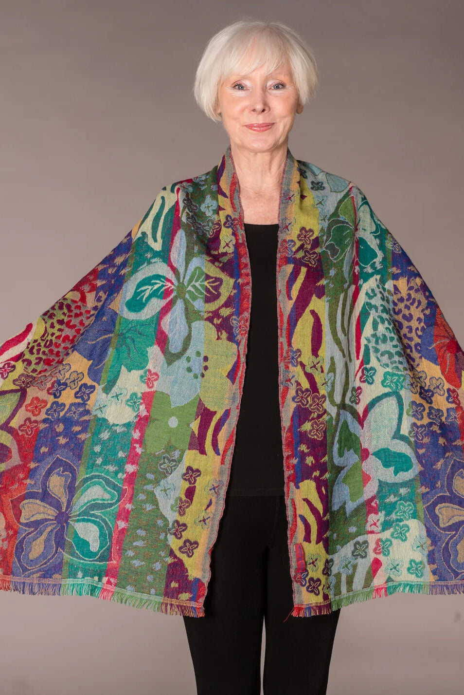 Nila Rubia Jungle Flower Shawl Green