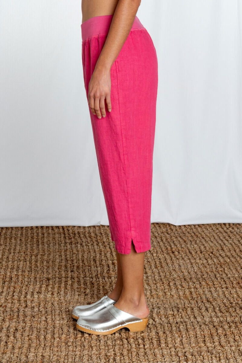 Cut Loose Solid Linen Capri Pant Berry