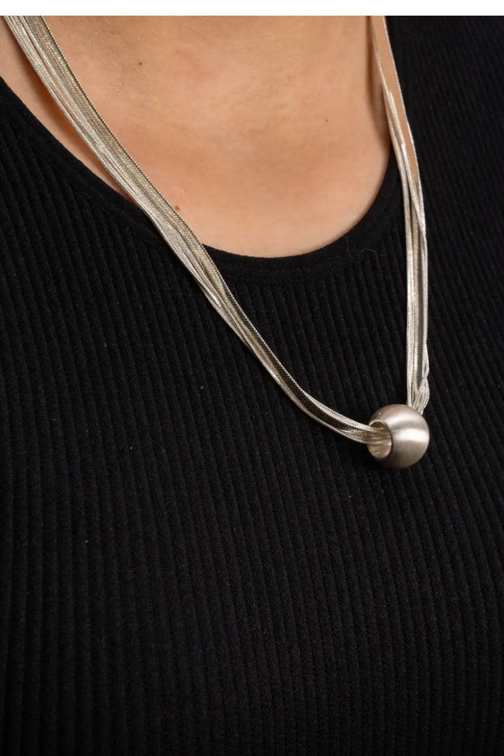Sculpted Simple Matte Necklace