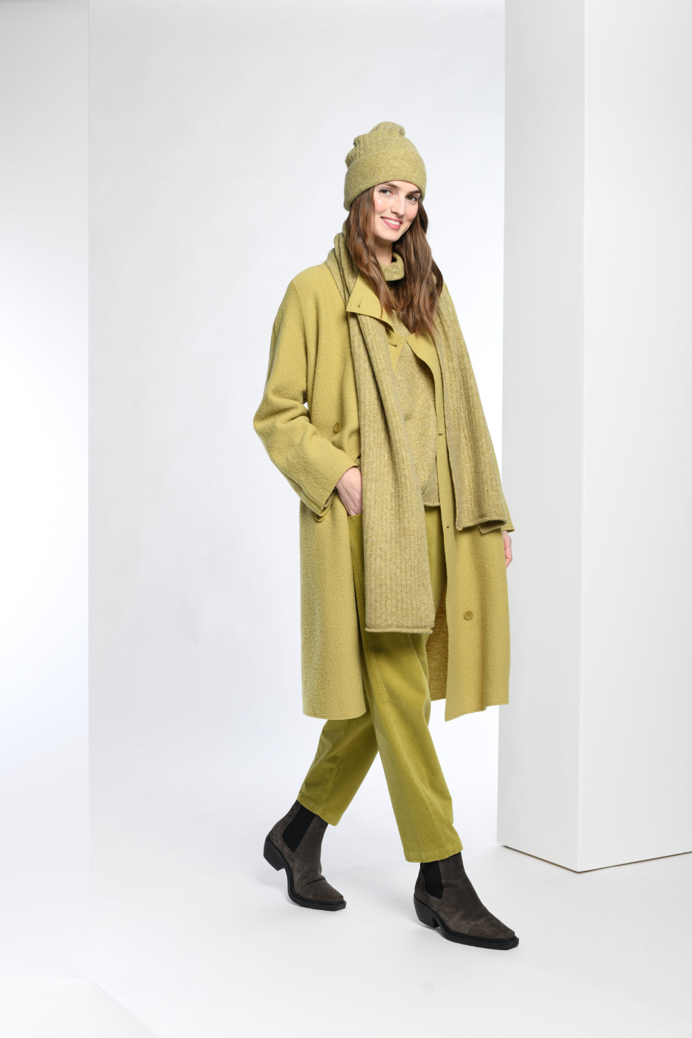 Soft Narrow 9654 Barrel Trousers