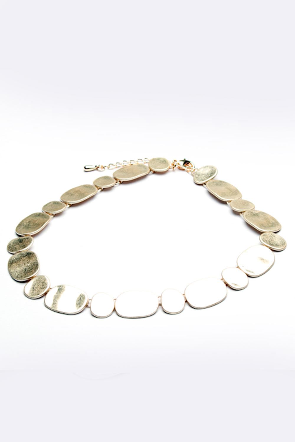 Eliza Gracious Flat Link Short Necklace Gold