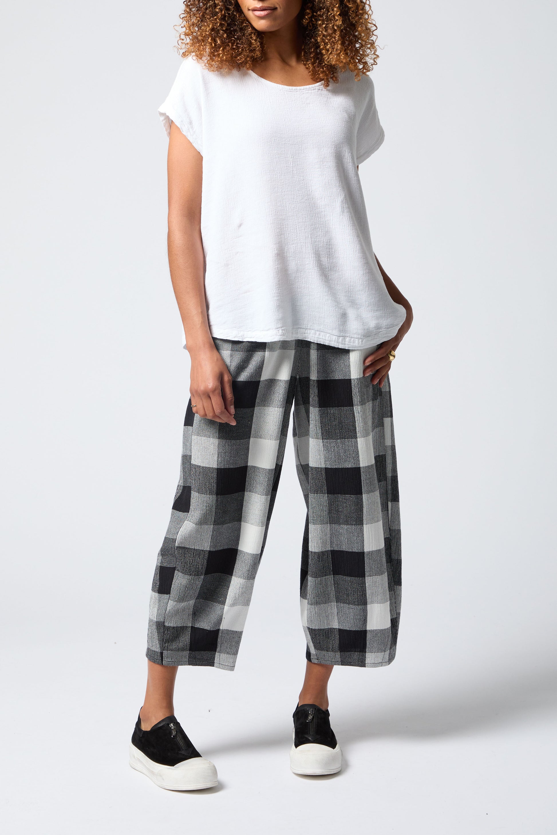 Sahara Crinkle Grid Check Trousers Black Black