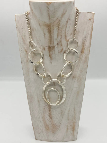 Jess & Lou Linking Loops Necklace Silver Silver