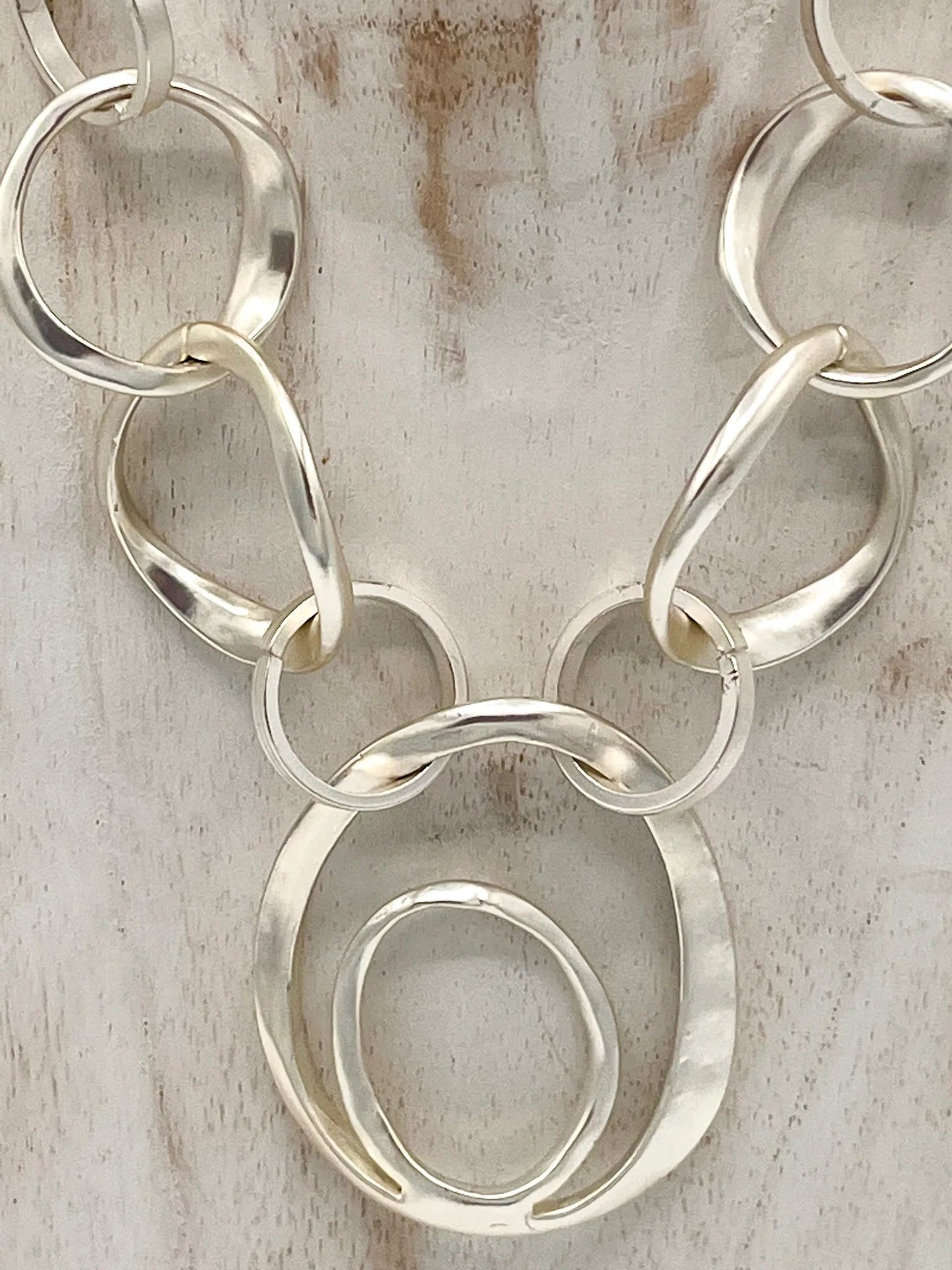 Jess & Lou Linking Loops Necklace Silver 