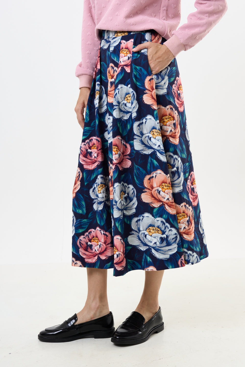 Lizea Peonies Pleated Midi Skirt