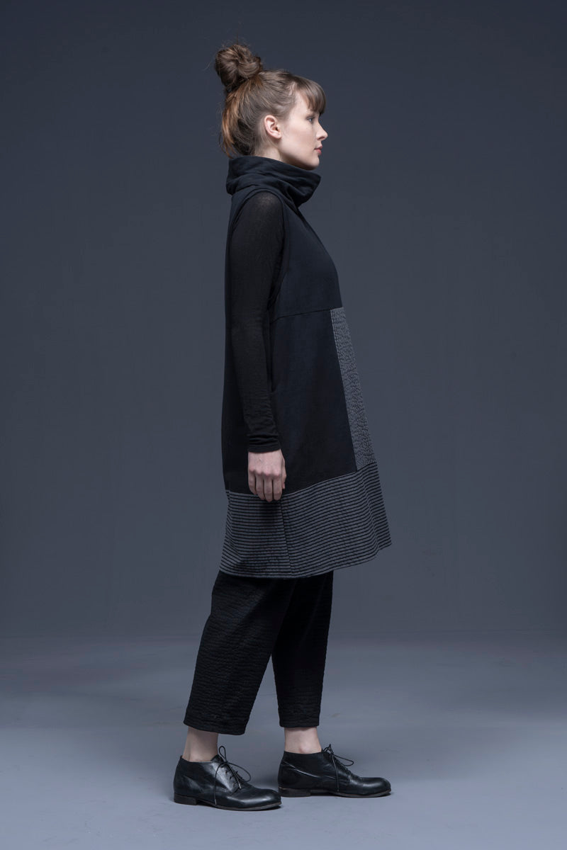 Neirami Turtle Neck Sleeveless Dress Rigato