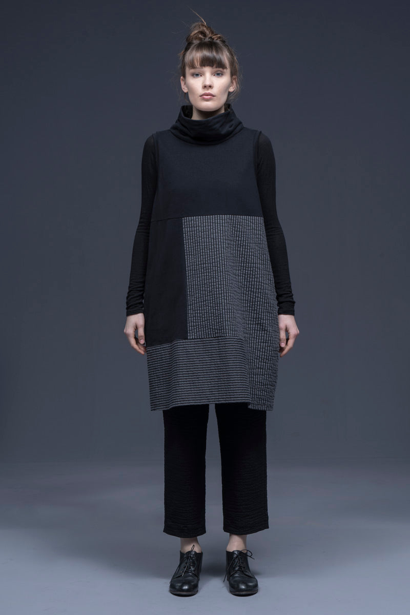 Neirami Turtle Neck Sleeveless Dress Rigato