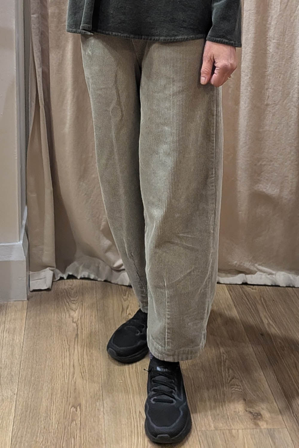 Corduroy Barrel Trousers
