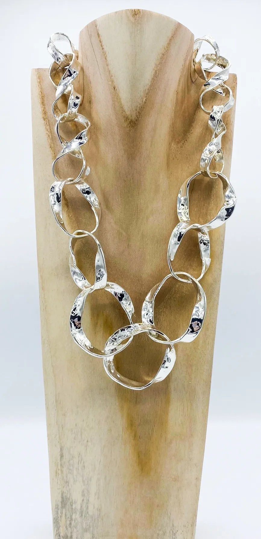 Jess & Lou Silver Chunky Loop Necklace Silver
