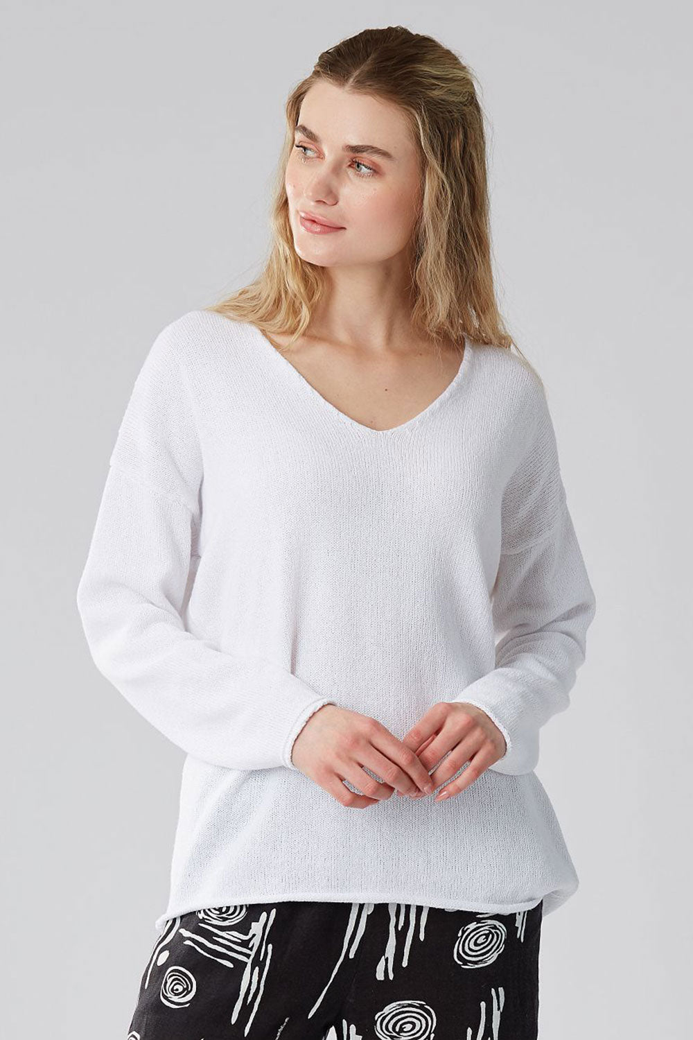 Yellow Label Pullover With V-Neck White