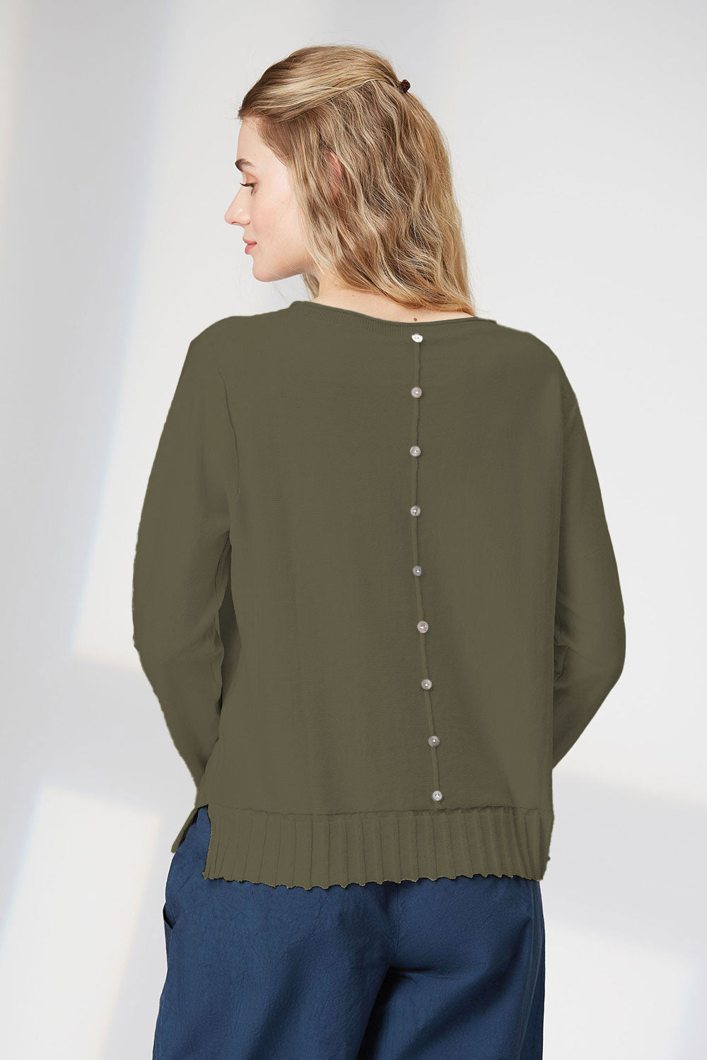 Yellow Label Roundneck Sweater With Buttons Olive