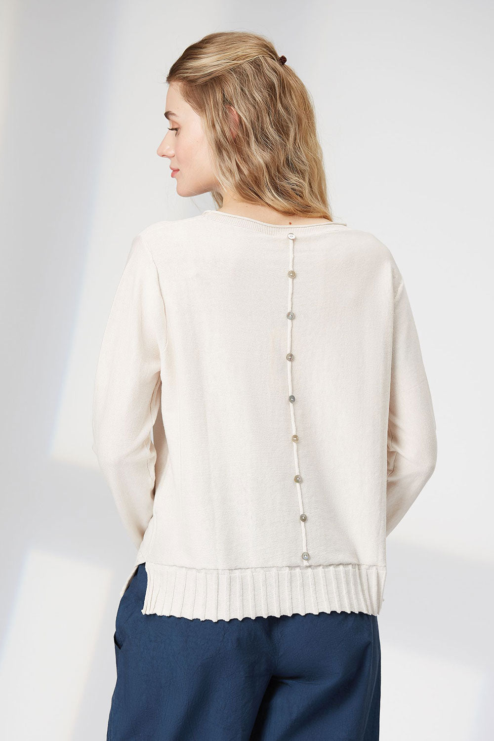 Yellow Label Roundneck Sweater With Buttons Pebble
