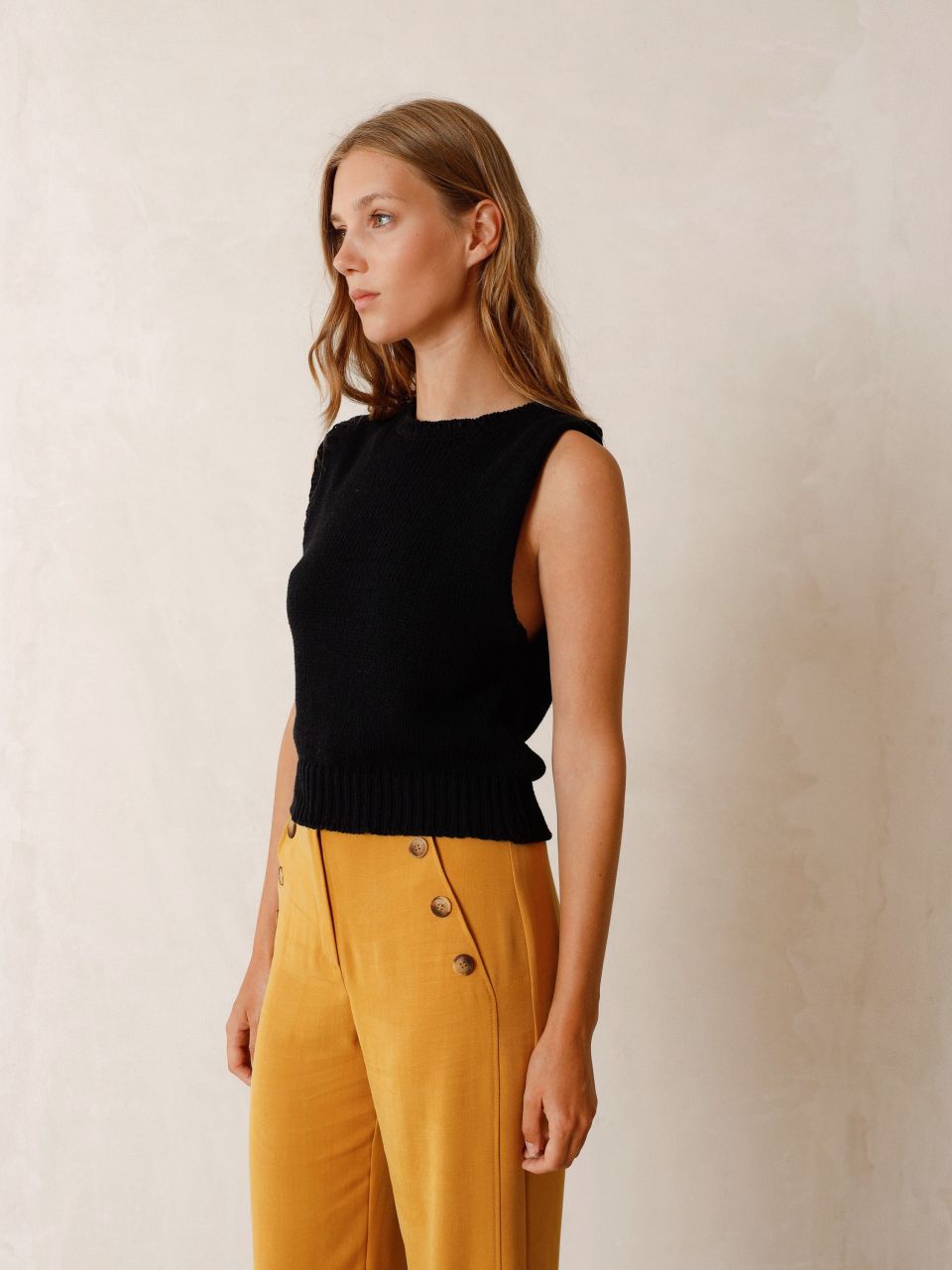 Indi & Cold Boucle Knitted Vest Black