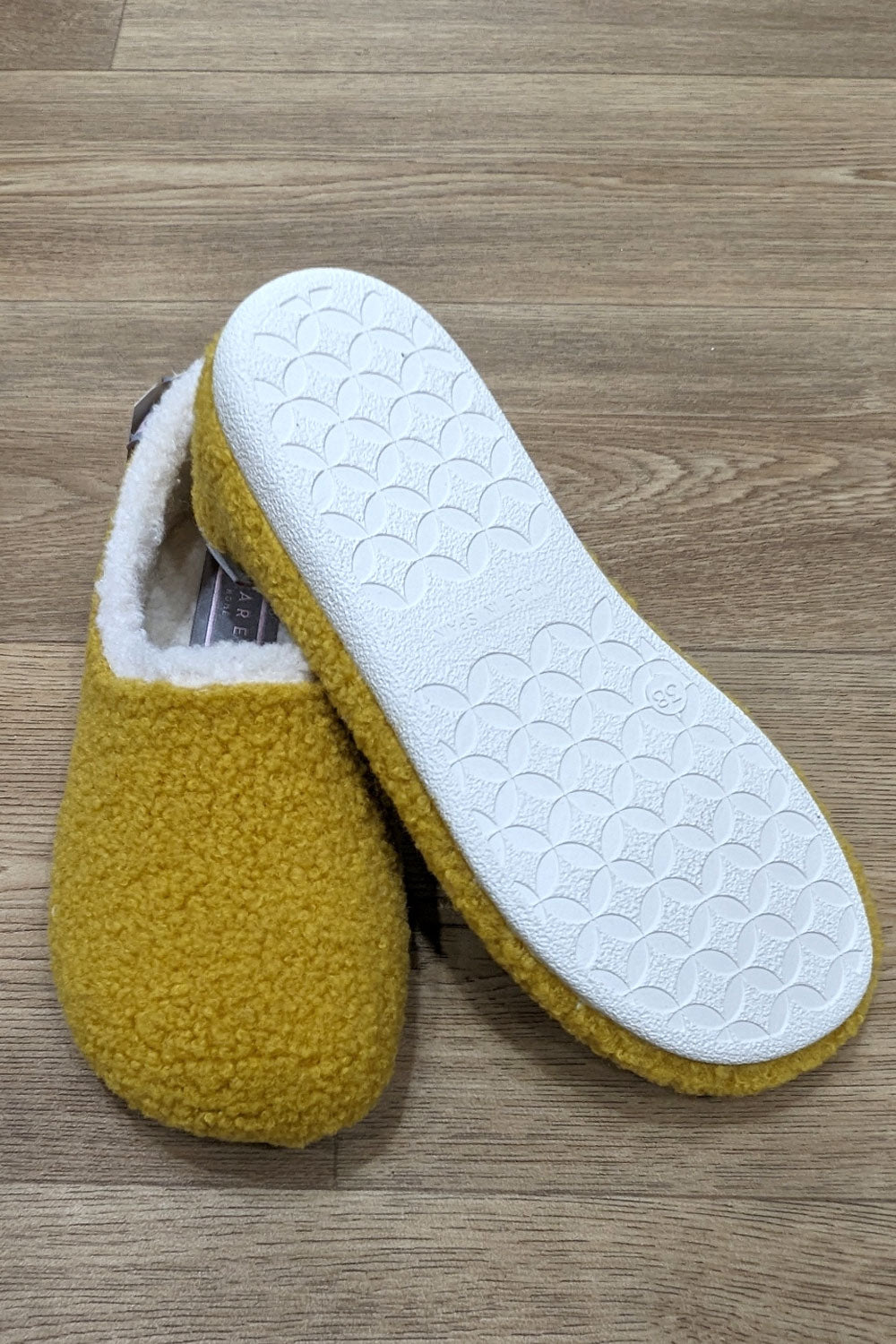 Macarena Kela Donkey Slippers Mostaza Yellow